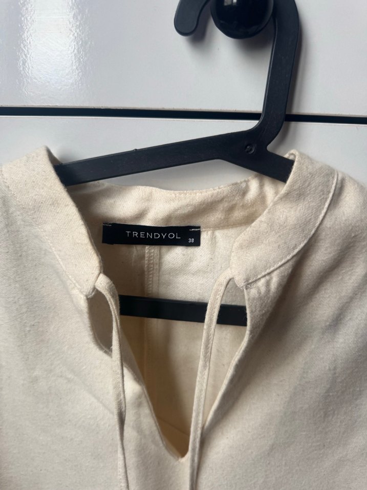 Nakışlı, V Yakalı Kadın Keten Gömlek - Görsel 3