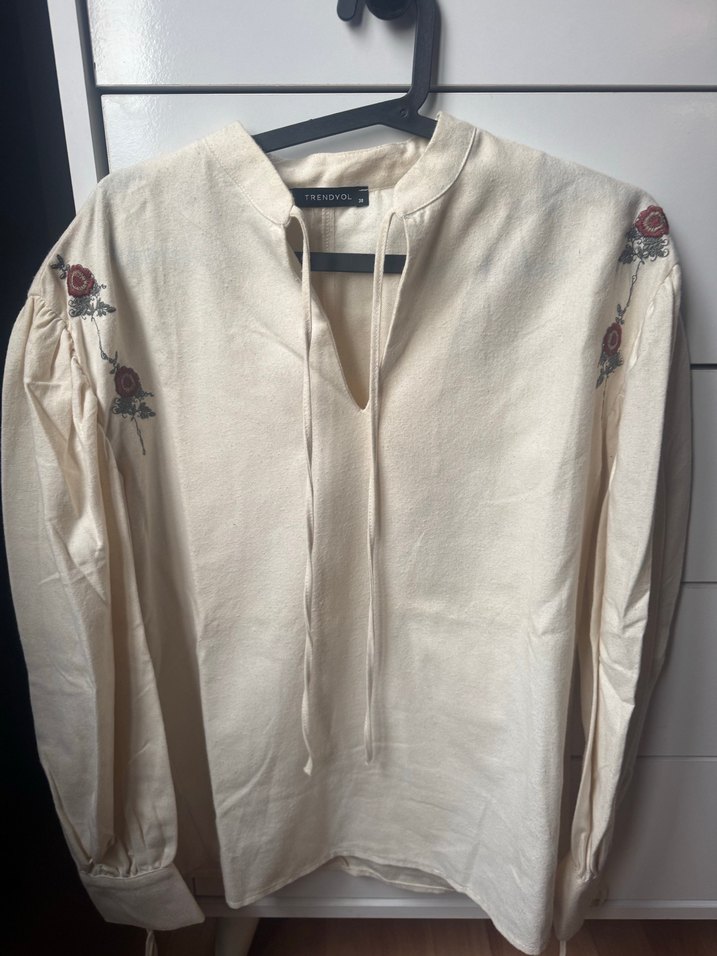 Nakışlı, V Yakalı Kadın Keten Gömlek - Görsel 4