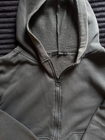 Trendyol & Milla Gri Crop Hırkan