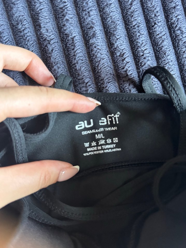 Siyah Spor Sütyeni Çapraz Askılı - Görsel 3