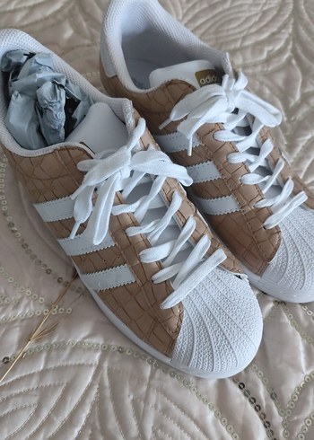 Adidas Kadın Bej Bağcıklı Spor Ayakkabı