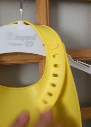 Sarı Baskılı Bebek Önlüğü2 - Görsel 3