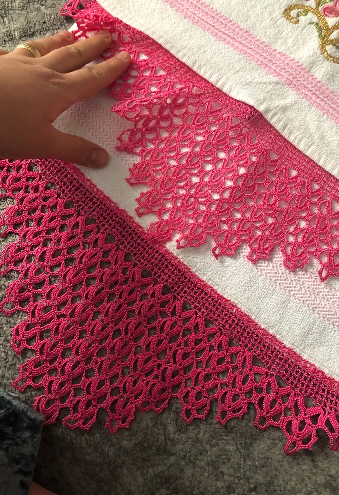 Pembe Nakışlı ve Dantelli Havlu - Görsel 3