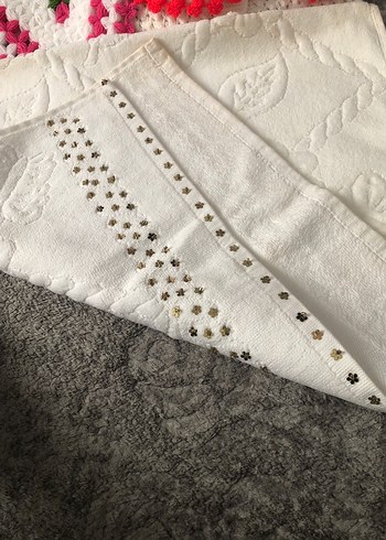 Nakışlı Beyaz Bohem Tarzı Parlak Havlu - Görsel 3