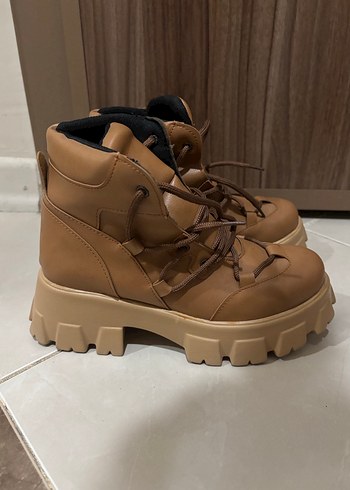 Bej Deri Platform Topuklu Kadın Bot - Görsel 2