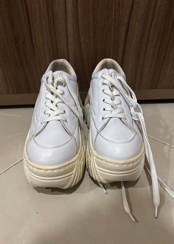 Beyaz Platform Topuklu Bağcıklı Spor Ayakkabı - Görsel 2