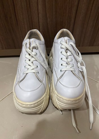 Beyaz Platform Topuklu Bağcıklı Spor Ayakkabı - Görsel 3