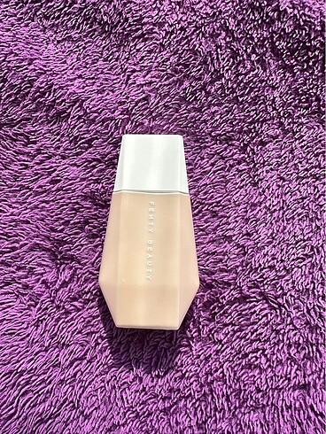 Fenty Beauty Eaze Drop Fondöten