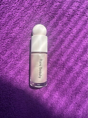 Rare Beauty Aydınlatıcı (Highlighter)