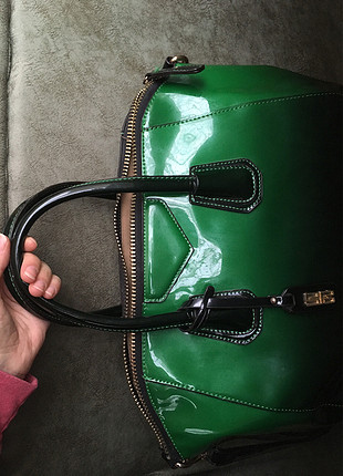 universal Beden yeşil Renk Yeşilden siyaha geçişli çanta