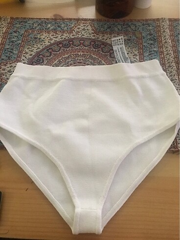 Zara triko alt