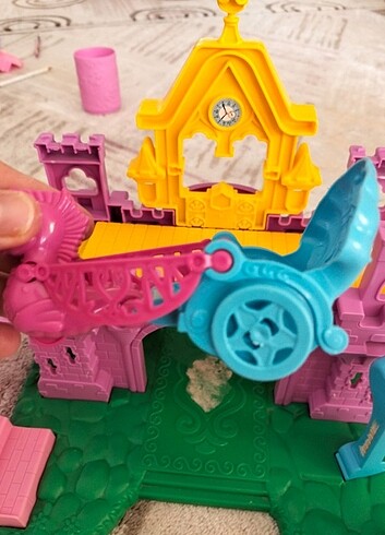  Barbie şato 
