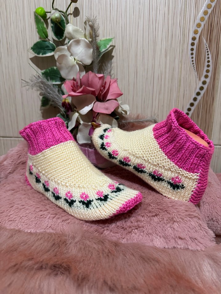 Nakışlı Pembe patik - Görsel 3