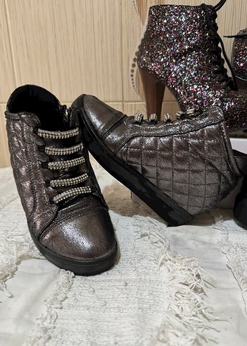 Yüksek Topuklu, Deri, Pul İşlemeli Gri Yılan Desenli Kadın Spor - Görsel 3