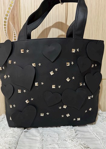 Siyah Deri Çivili Kalp Desenli Çanta - Görsel 3