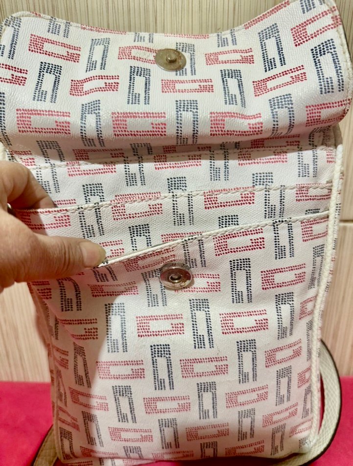 Guess crossbody - Görsel 3