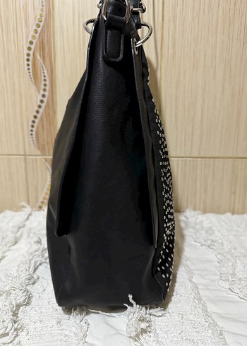 Siyah Deri Rock Punk Nakışlı Çanta - Görsel 5