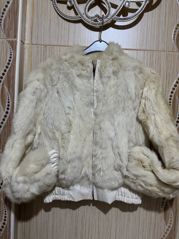 Kadın Beyaz Kürk Detaylı Midi Boy Mont - Görsel 3