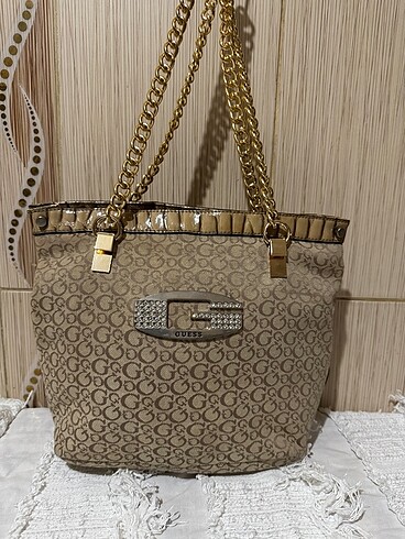 Şık guess çanta