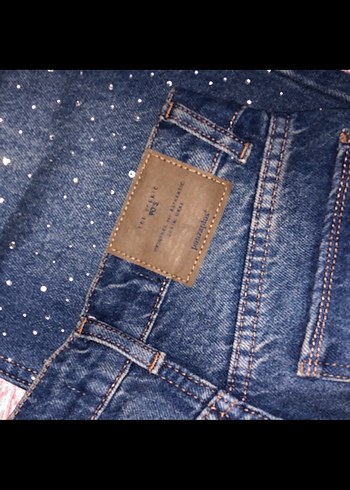 34 Beden mavi Renk Parlak detaylı geniş paça jean