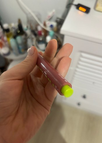 NYX Pastel Bej Lip Gloss - Görsel 2