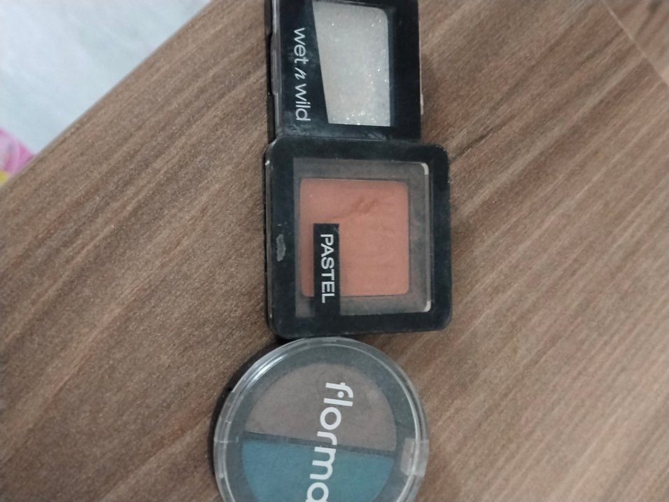 Flormar Pastel ve wield Bej ve Canlı Renklerde Göz Farı Paleti - Görsel 3