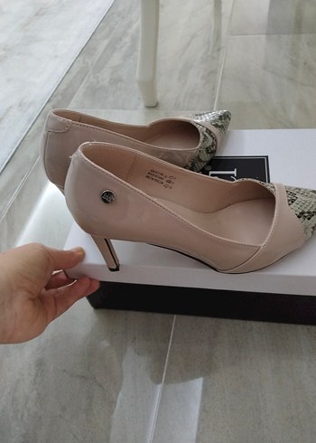 İnci Bej Yılan Desenli Stiletto Topuklu Kadın Ayakkabı - Görsel 2