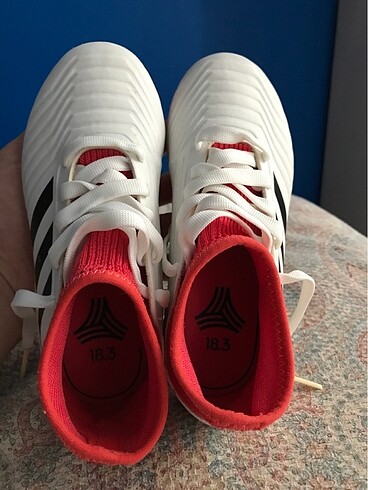 31 Beden Çocuk halısaha ayakkabısı Adidas