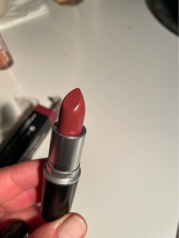 MAC SATIN LIPSTICK DEL RIO