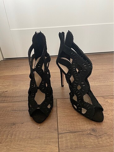 ZARA SÜET TOPUKLU ABİYE AYAKKABI