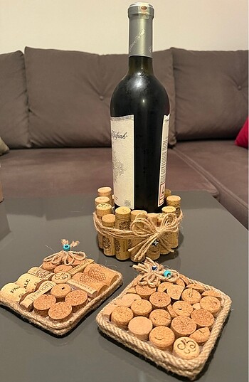 Diğer ŞİŞELİK VE 2 BARDAK ALTLIĞI SET