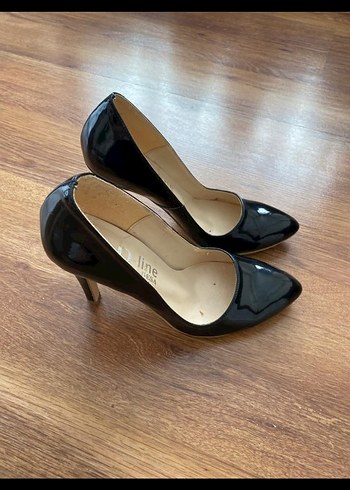 Kadın Siyah Rugan Stiletto Topuklu Ayakkabı