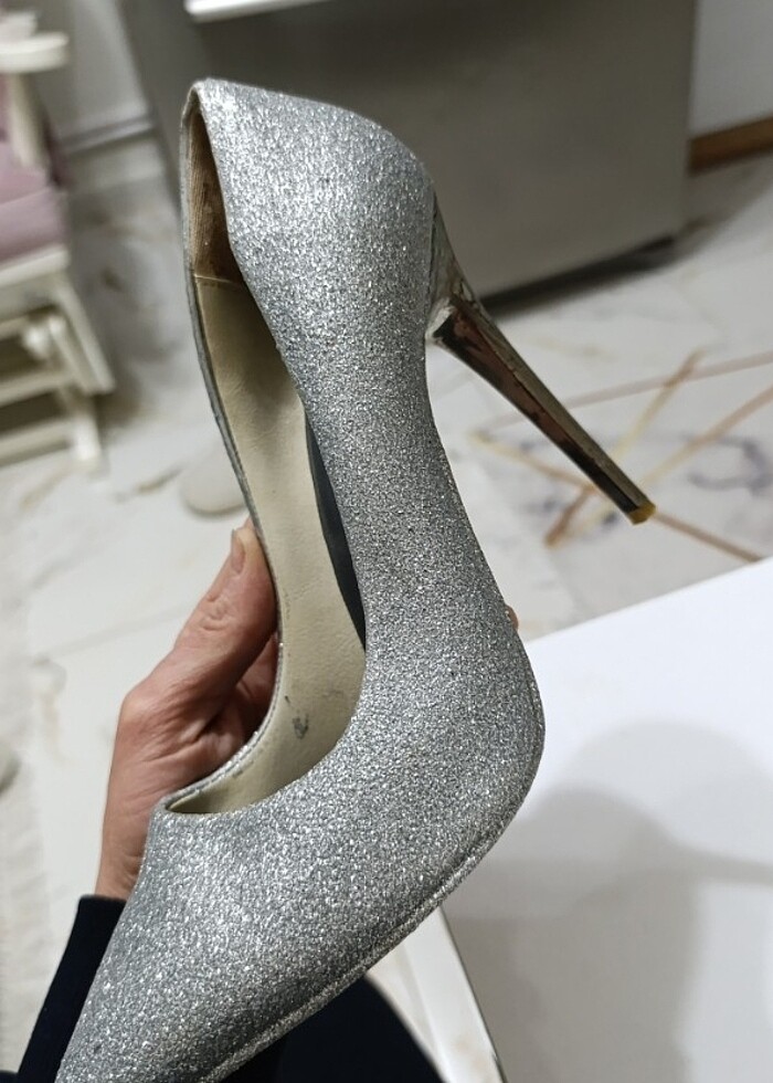 Gümüş simli ayakkabı - Görsel 2