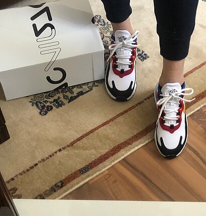 Nike Air Max 270 React