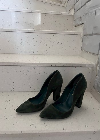Haki Süet Stiletto Topuklu Kadın Ayakkabı