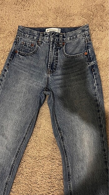 32 Beden mavi Renk Stradivarius straight jean