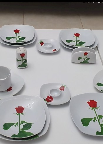 Özel Gül Desenli Beyaz Kahvaltı Takımı - Görsel 3