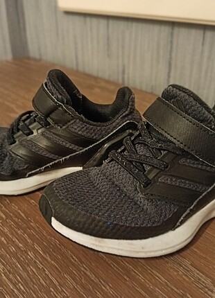 Adidas 28 Numara Koşu ayakkabisi