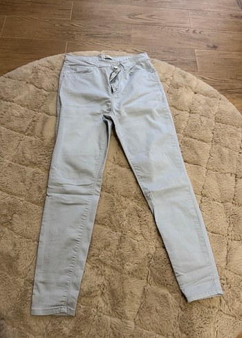 Bej Renkli Dar Kesim Kadın Denim Pantolon
