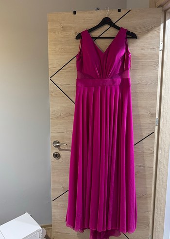 Pembe V Yakalı Uzun Abiye Elbise