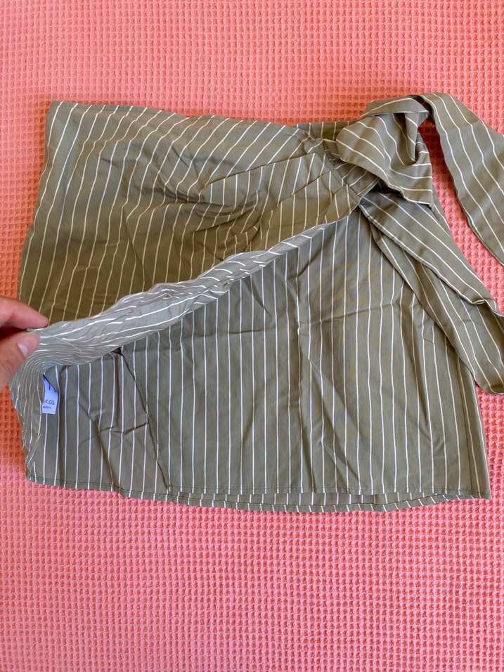 Gri Çizgili Drapeli Mini Etek - Görsel 3