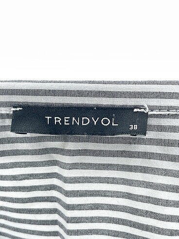 33 Beden çeşitli Renk Trendyol & Milla Gömlek %70 İndirimli.