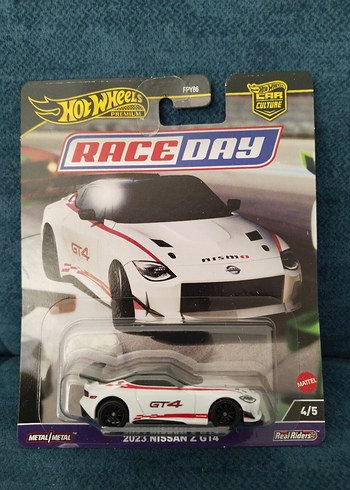 Hot Wheels Premium Beyaz Nissan GT4 Model araba