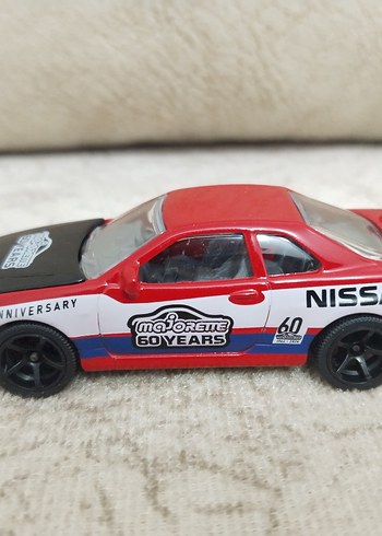 xs Beden kırmızı Renk Majorette Nissan Skyline model araç