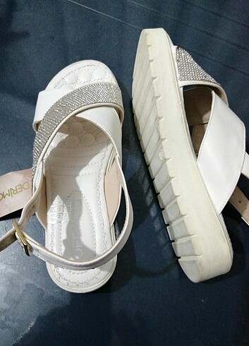 36.5 Beden beyaz Renk Beyaz taşlı sandalet