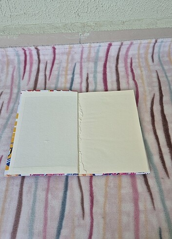 Beden Renk Anime kore pop defter sadece 2 sayfa kullanilmis.