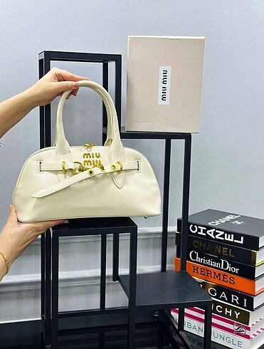  Beden MIU MIU AVENTURE BAG