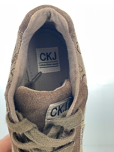 38 Beden çeşitli Renk Calvin Klein Spor Ayakkabı %70 İndirimli.