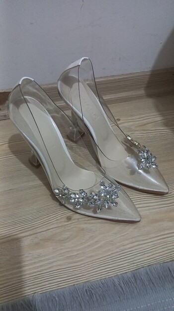 Şeffaf taşlı stiletto 