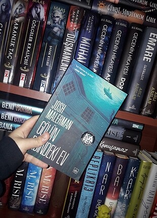 Josh malerman gölün dibindeki ev kafes